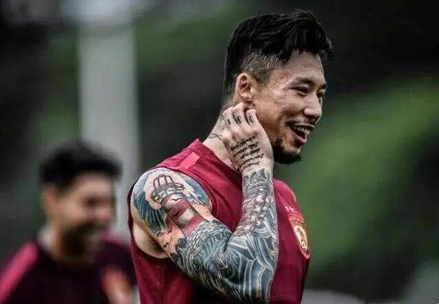 铿锵玫瑰中国女足图,中国女足铿锵玫瑰带字图片