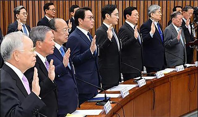 韩国官员酒驾,韩国人醉酒呕吐