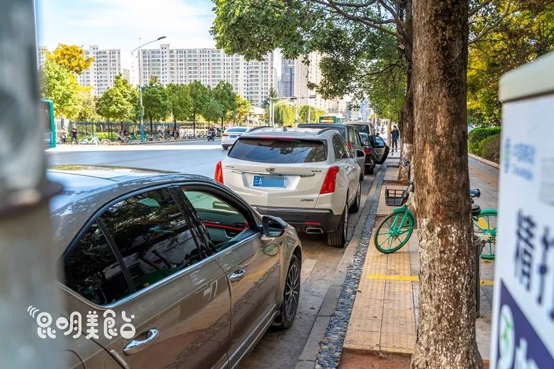 昆明每天卖的最好的美食,昆明每天卖几百桌的街边美食