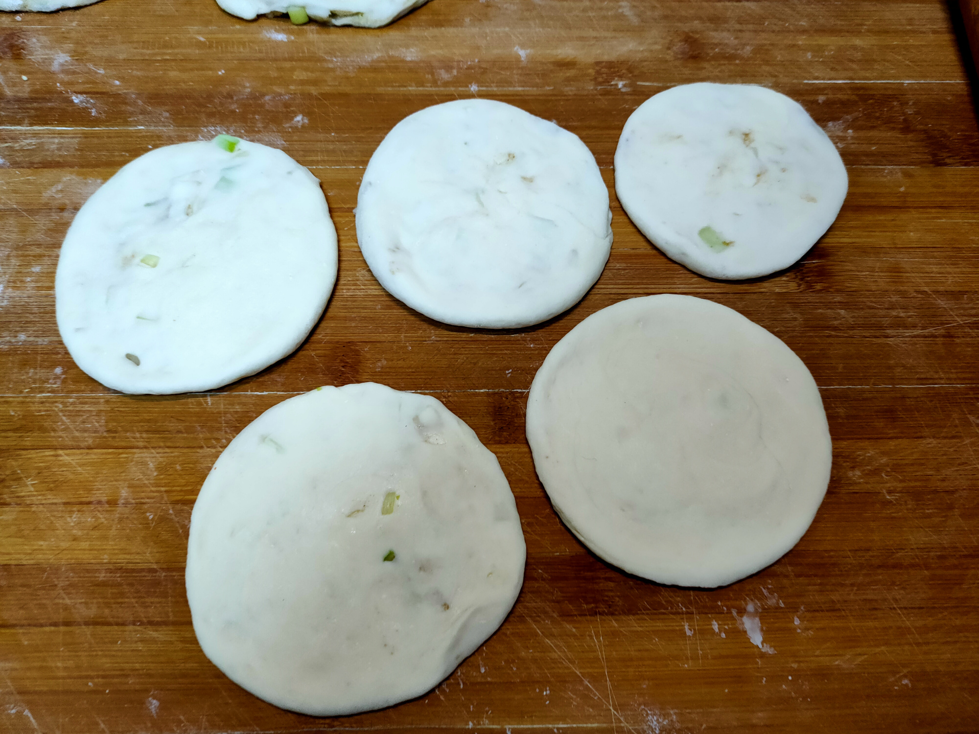 做油酥饼怎么和面才松软,做油酥饼用发面还是死面