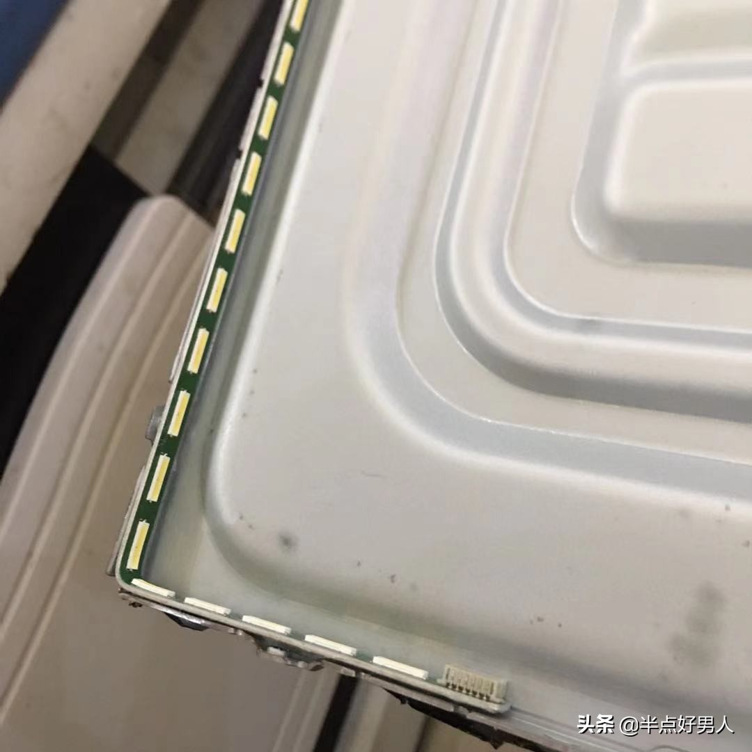 显示器改led灯条后不够亮,显示器屏幕改无影灯