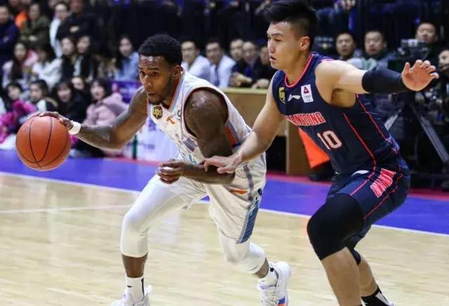 新疆男篮新赛季输给了哪些球队,新疆男篮新赛季输给了哪4个球队