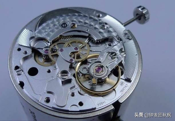 机械表如果一直戴着需要上发条吗,机械表正常佩戴是不是不用上发条