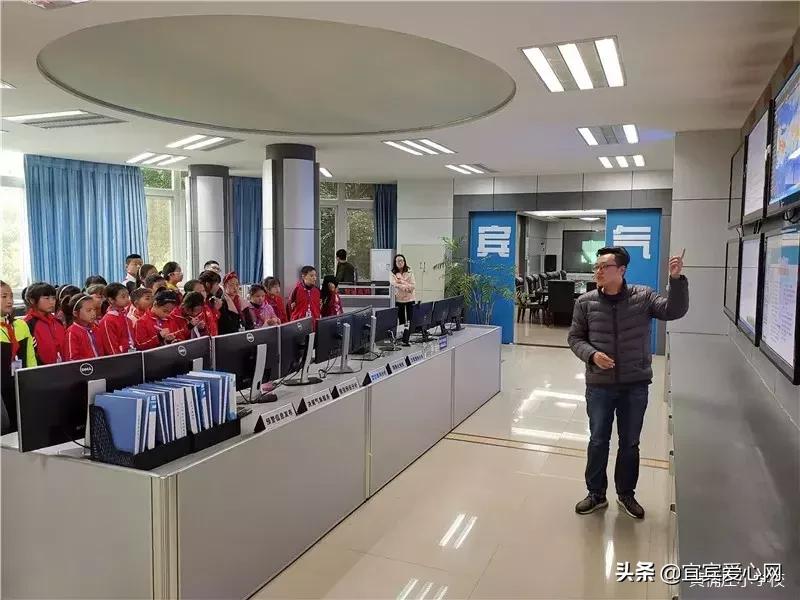 知天文行天下，黄桷庄小学学生感知“气象万千”