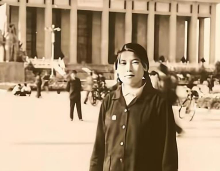 魏振芳捡到一个价值十亿的大钻石,魏振芳捡到钻石的视频