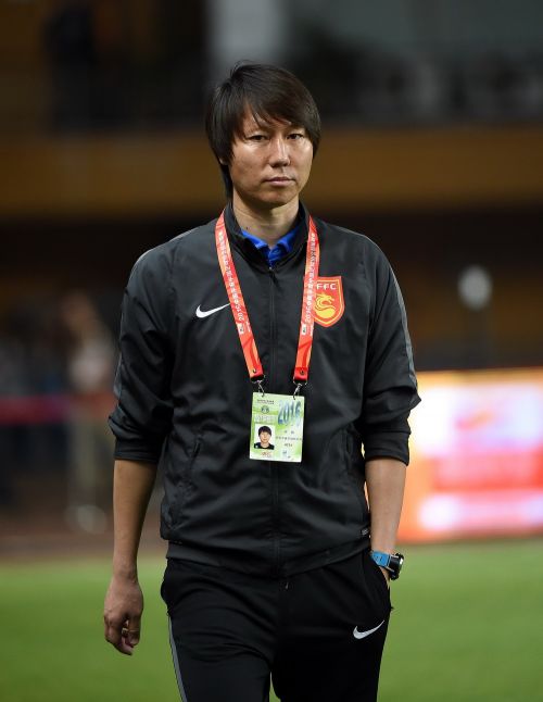 武汉抗击疫情不放弃,足球为中国疫情加油比赛