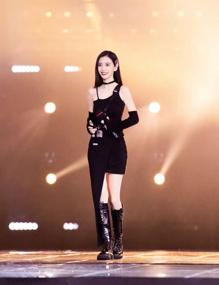 英雄联盟十周年王俊凯angelababy,十周年英雄联盟开幕式直播王俊凯