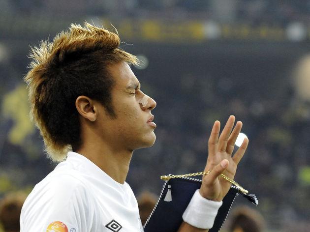 足坛奇葩怪事全集,足球场上最荒唐的进球