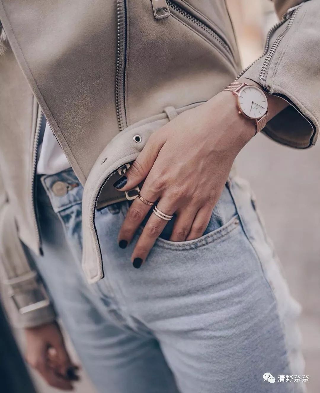 这个世界欠我,这个世界欠我一份快乐