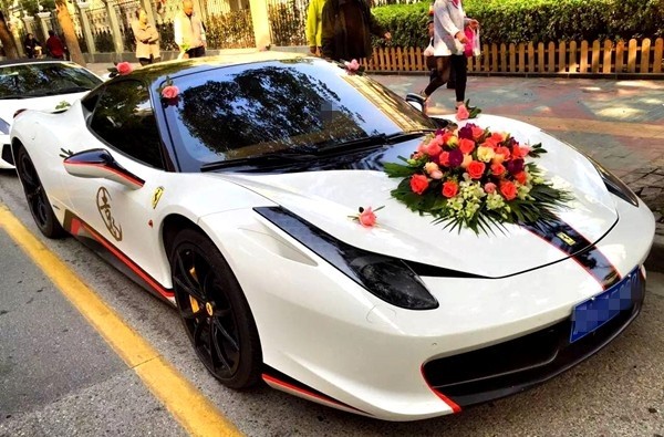 租婚车队一辆劳斯莱斯一天多少钱,豪华婚车到哪里买