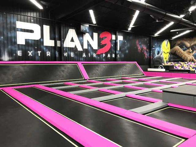 蹦床公园有哪些项目,蹦床公园的蹦床与比赛蹦床的区别