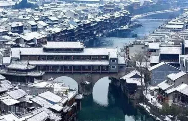 冬天情侣去哪里旅游最适合,适合情侣两三天的短途冬日旅游