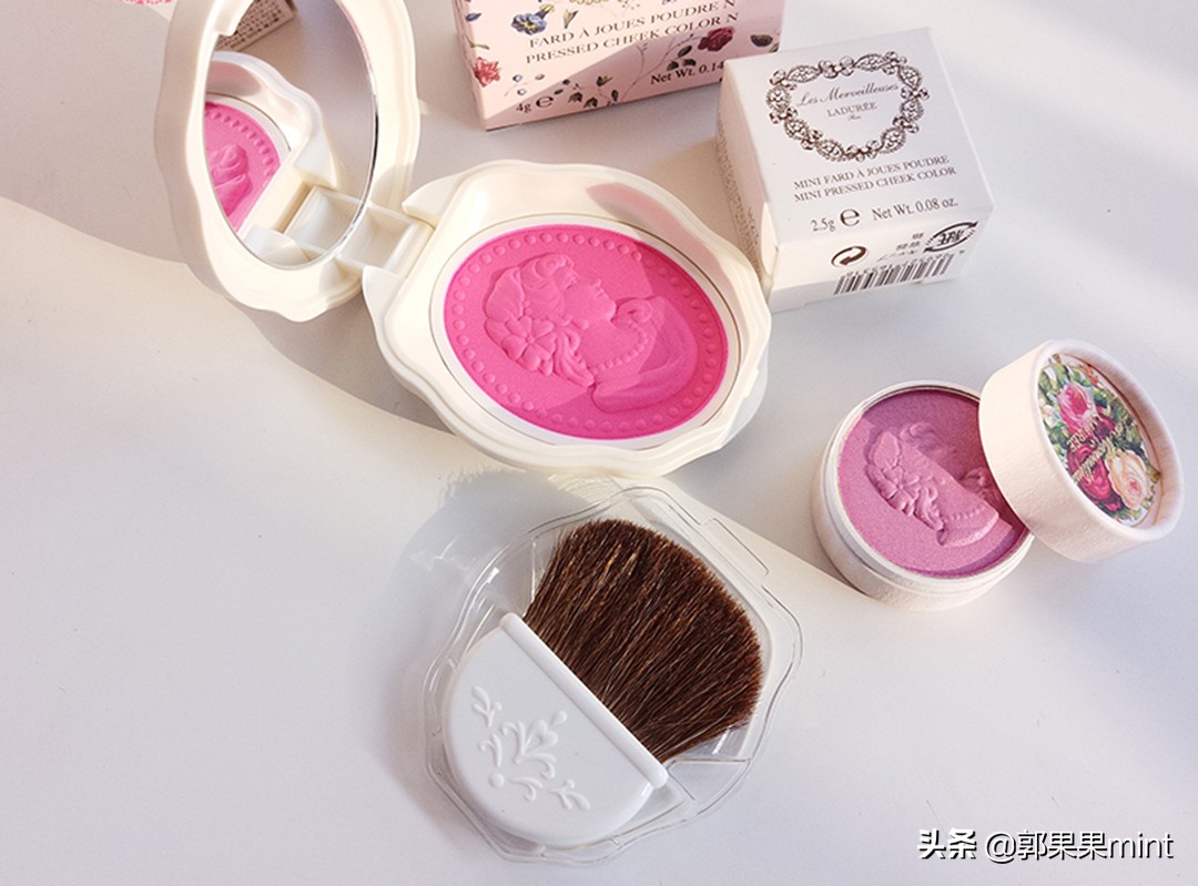 夏日妆容小心机，出门约会就靠它啦