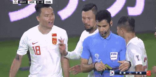 国足被毒奶还没完,中伊大战又收不利消息,主裁判是惹怒里皮之人