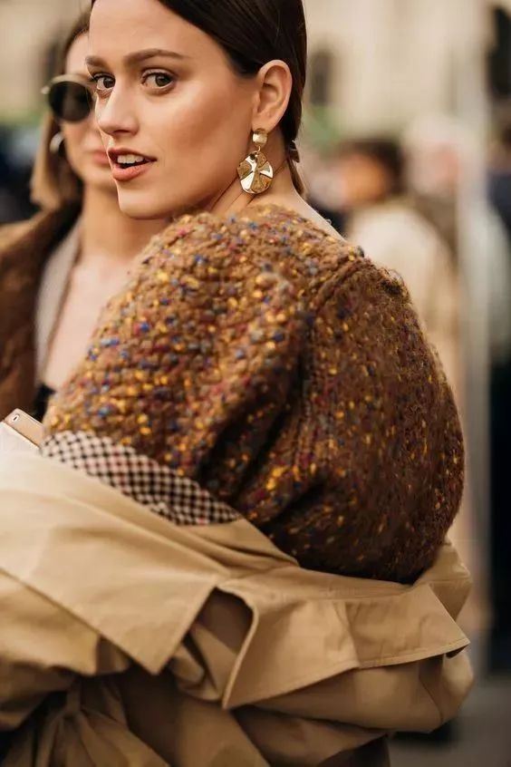 胖mm短款开衫毛衣怎么搭配好看,胖妹子穿什么毛衣好看