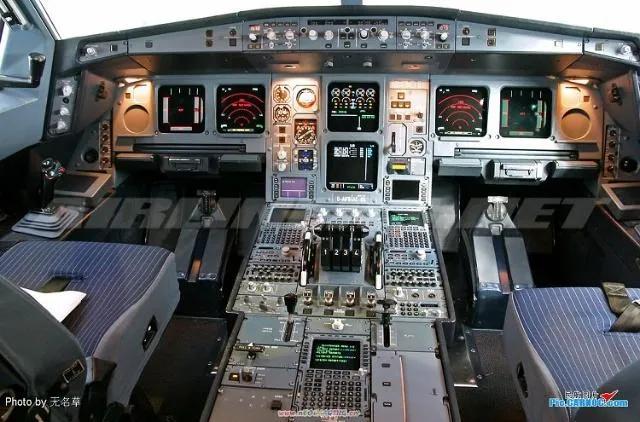 空客a340客机和波音747客机对比,法棍飞机起飞