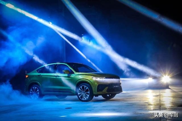 吉利轿跑suv星越落地价多少钱,吉利星越轿跑suv的售卖成绩