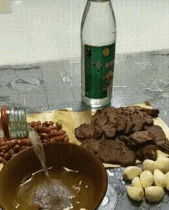 中指关节处有死肉,中指长了一个肉球