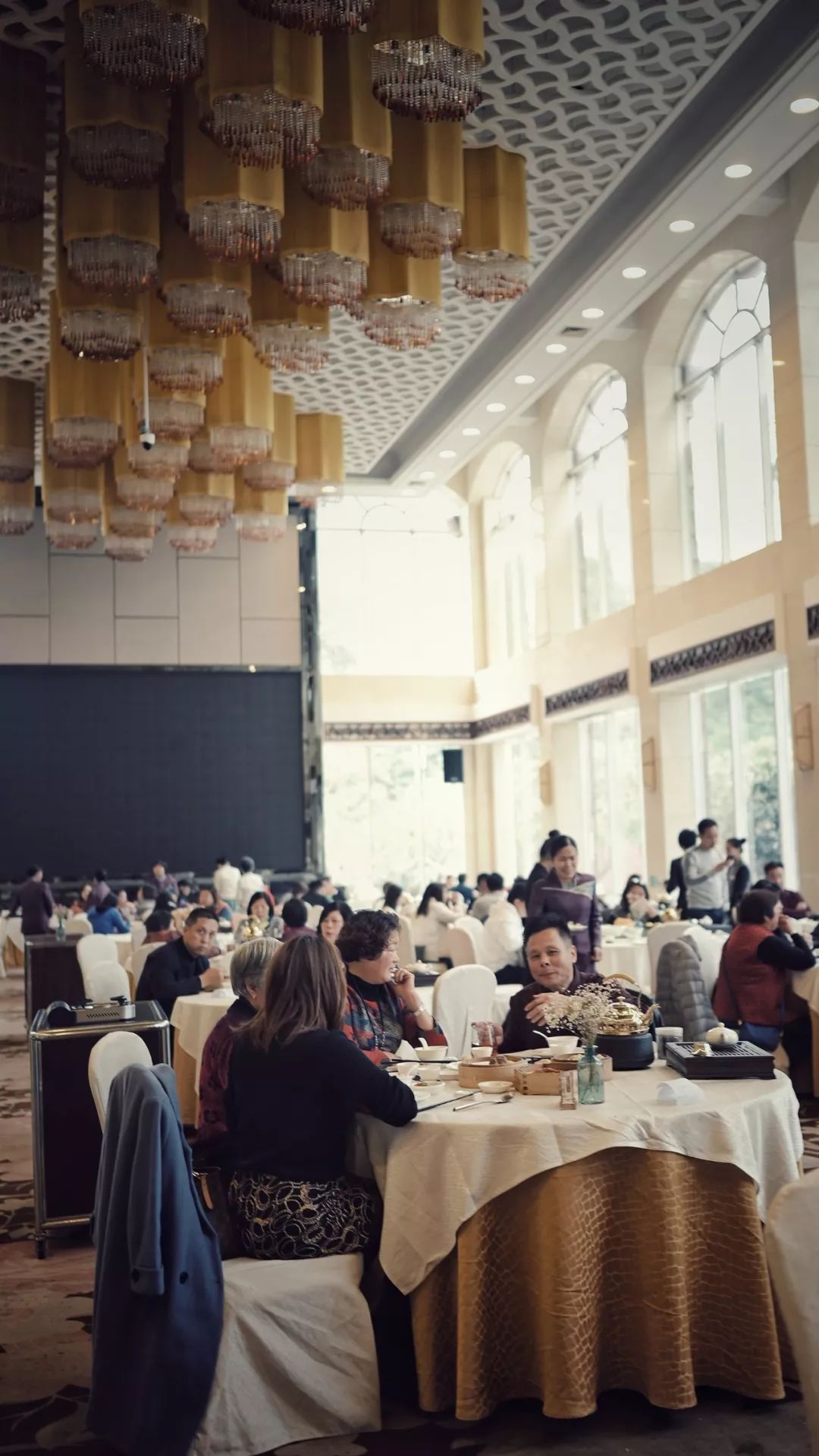 在顺德，如果有一分钟胃空了，算我输