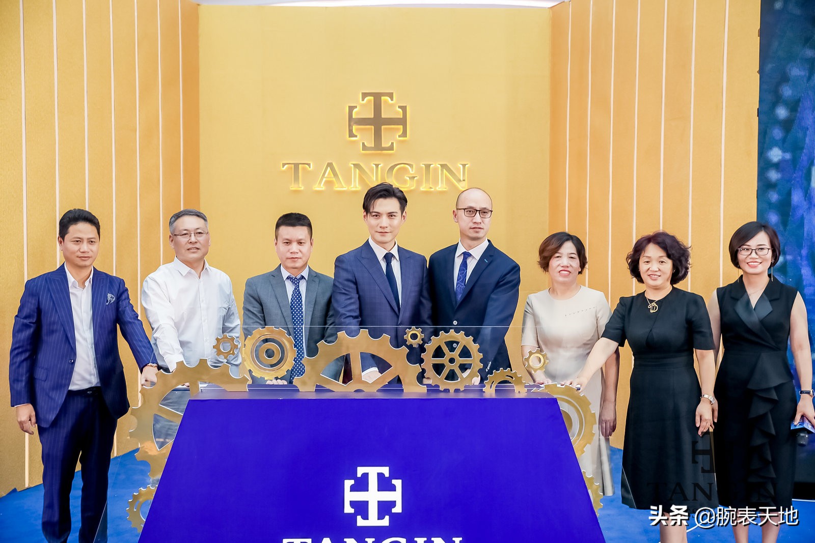 严屹宽瑞士发布会,严屹宽瑞士