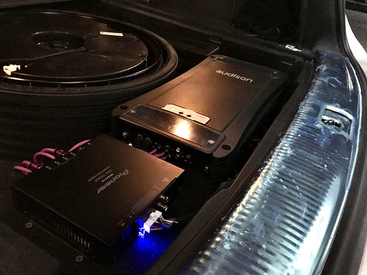 佛山炫动专业汽车音响改装,佛山进口汽车音响改装品牌