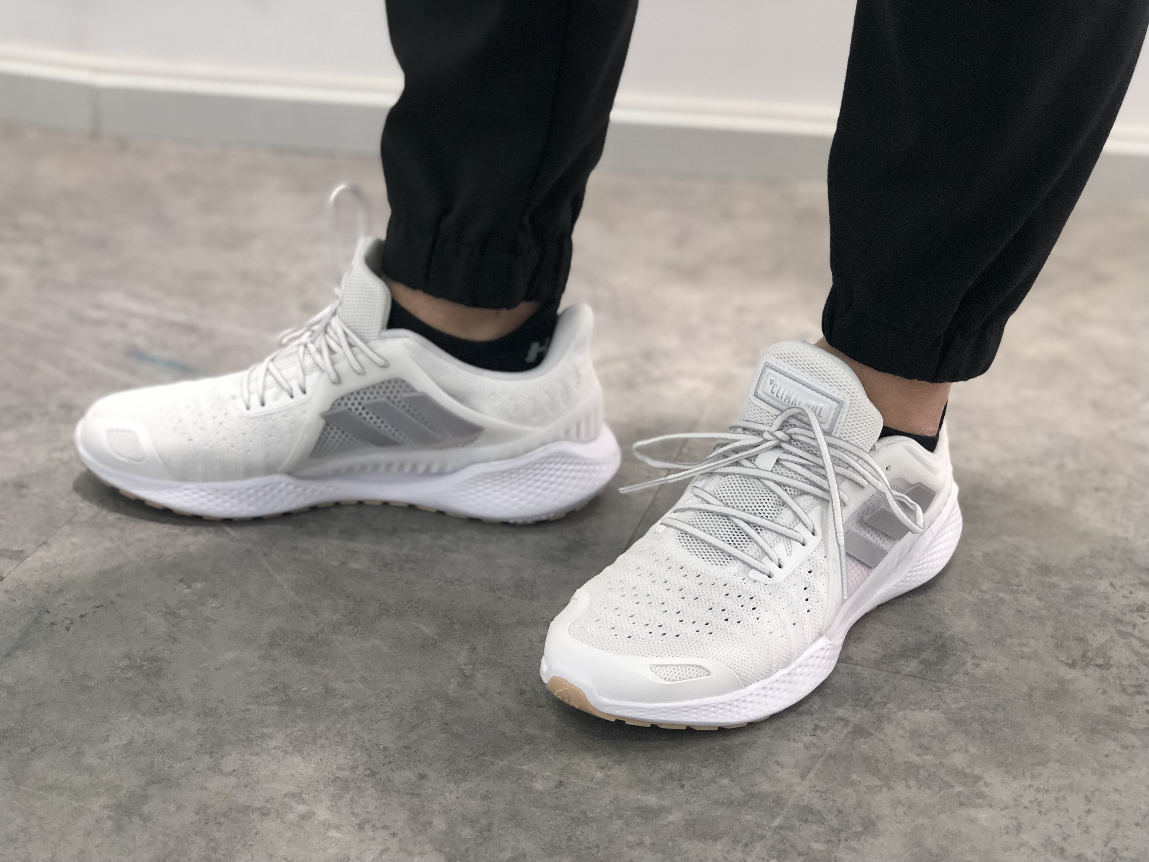 阿迪达斯清风今年新款,阿迪达斯清风跑鞋视频