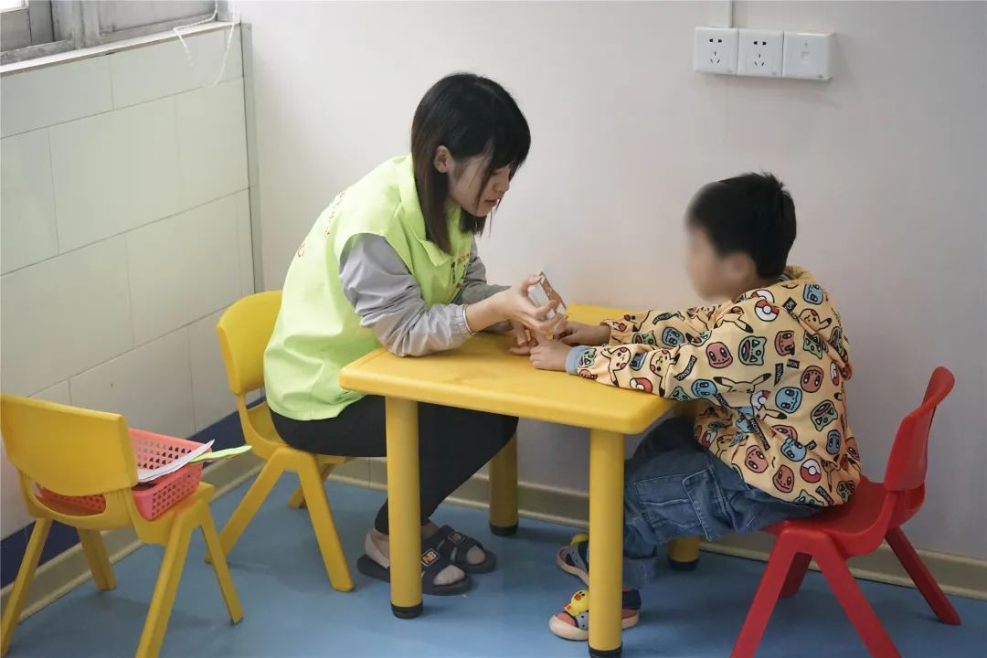 星守护儿童康复教育中心,汕头市龙湖区星星儿童训练中心