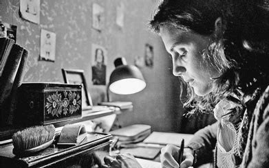 安妮日记时期的残酷视频,安妮日记故事梗概