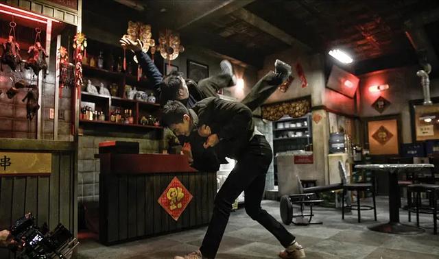 韩国电影真敢曝光，深夜出行的单身女孩，让我看得后背发凉