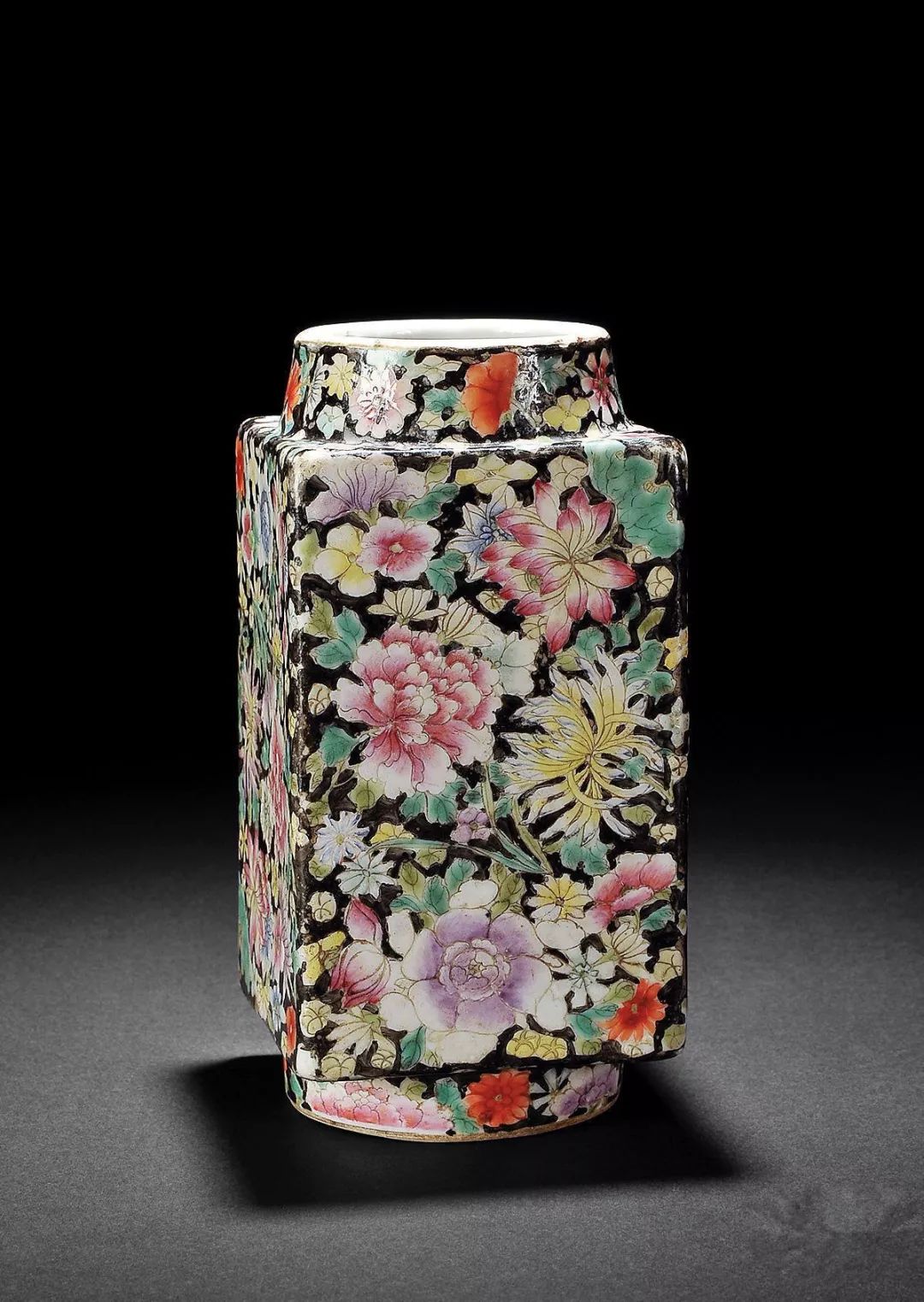 民国粉彩瓷器百花不落地瓶,乾隆粉彩百花不落地瓷器