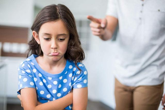 小学学生写情书,学生写情书被老师发现了