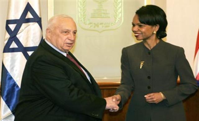 卡扎菲心中女神，地下室出生从政15年，为何受2位美国总统信赖？