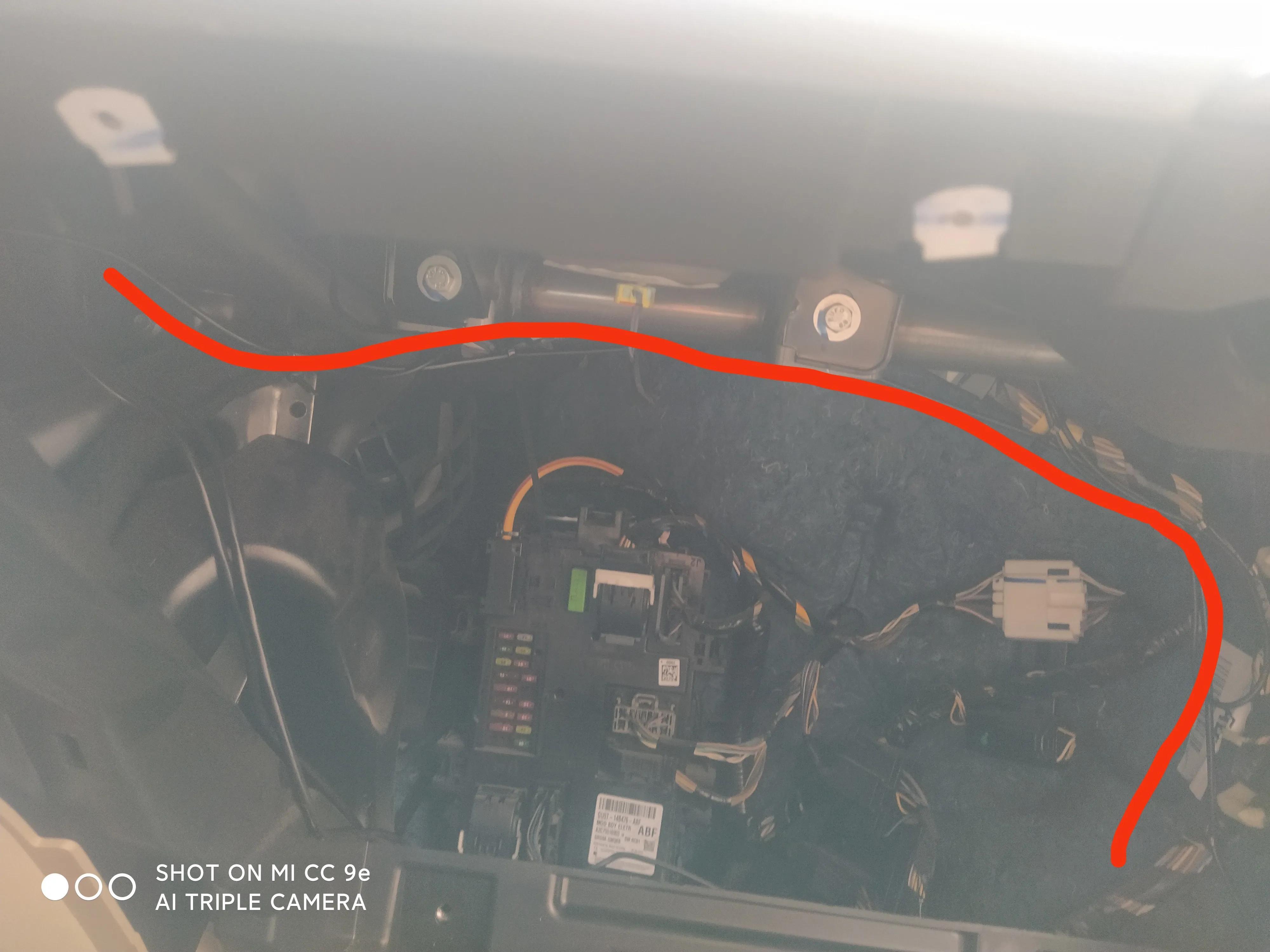 福睿斯手套箱卡扣拆卸,17年福睿斯副驾驶手套箱怎么拆