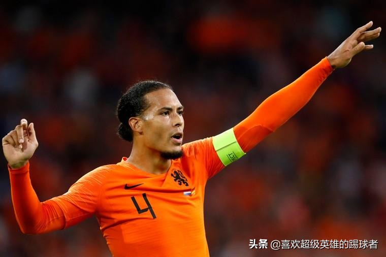 足球场上各个位置职责是什么,足球场上的3号位是什么意思