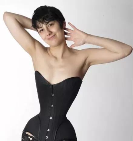 “内脏下垂、子宫脱落、漏尿……”：扒一扒你不知道的网红束腰