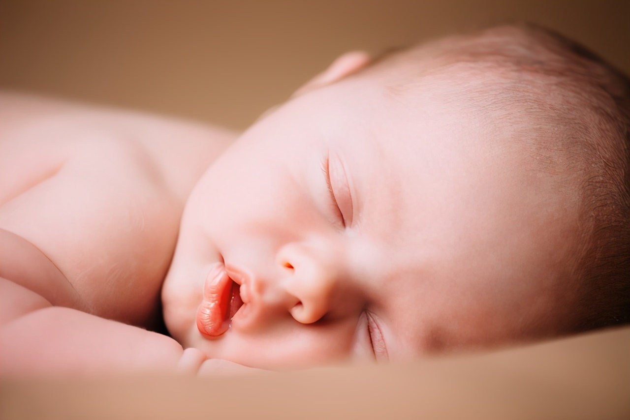 宝宝喜欢张嘴呼吸怎样纠正,宝宝老是张嘴呼吸是什么原因