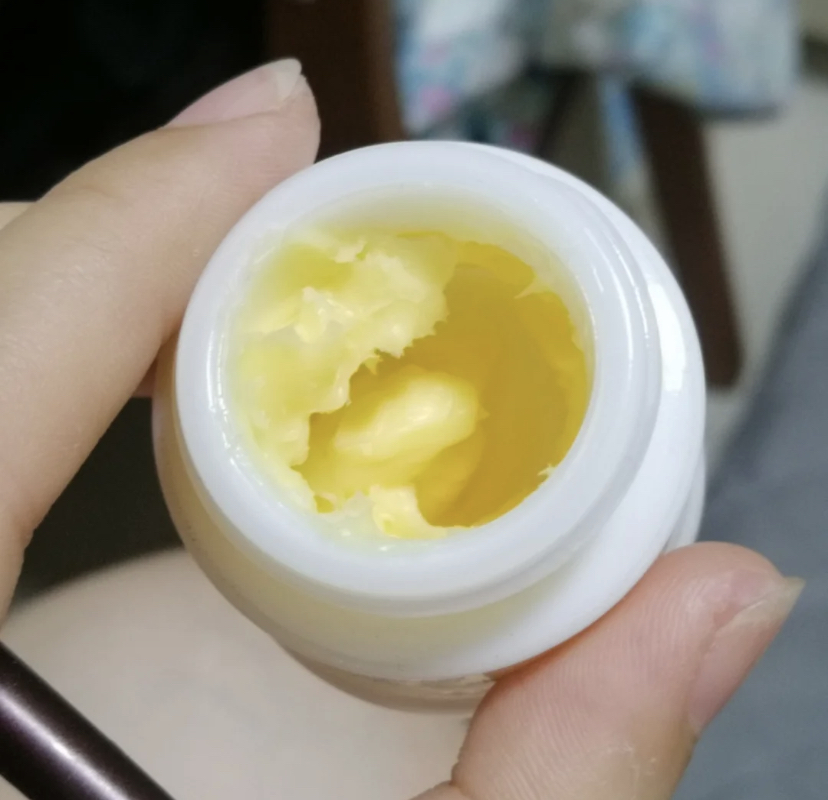 哪款面霜搭配有抗老提亮功效,可以提亮肤色紧致皮肤的面霜