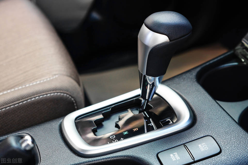 自动挡下坡怎样开最安全,长下坡自动挡怎么开最安全