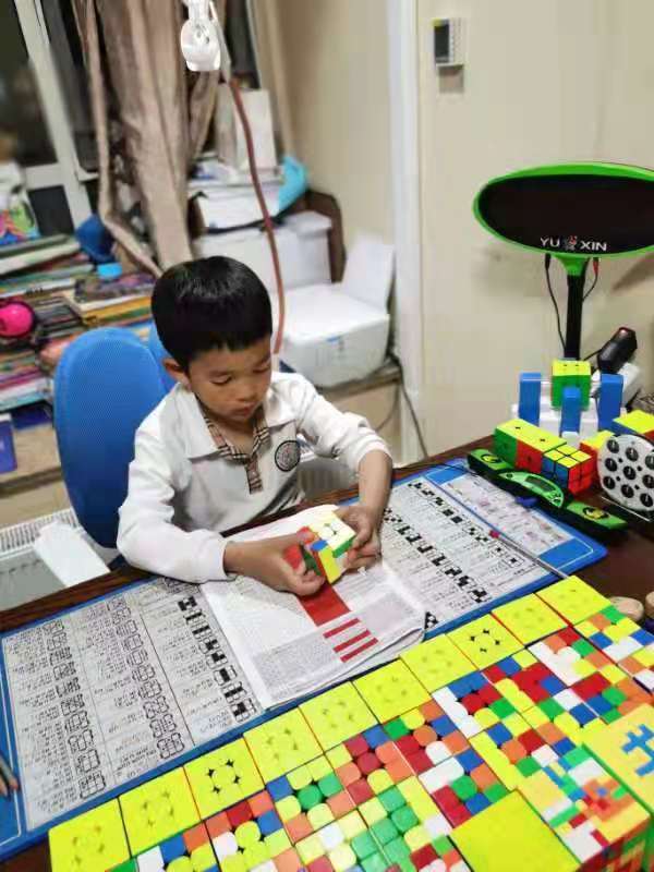 全国魔方素质测评认证段位考试（上海站）人气冠军-曹楚凡