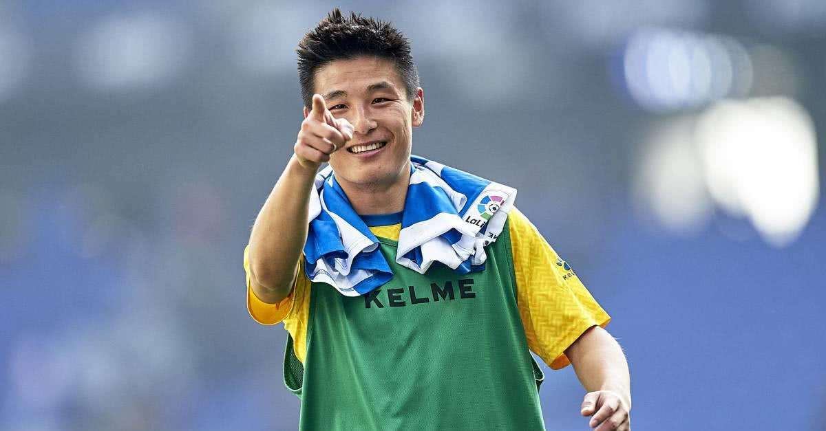 武磊上演“逆天”一幕惊呆全场,武磊重回首发凌空斩破球荒