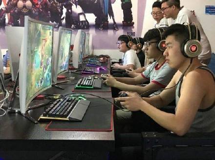 为什么还有人去网吧,你为什么选择互联网