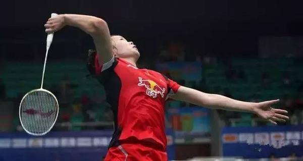 顶肘实战作用,顶肘发力技巧羽毛球