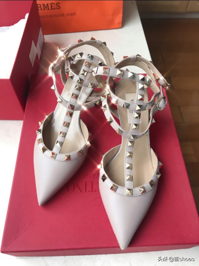 铆钉凉鞋华伦天奴,华伦天奴铆钉单鞋凉鞋拖鞋