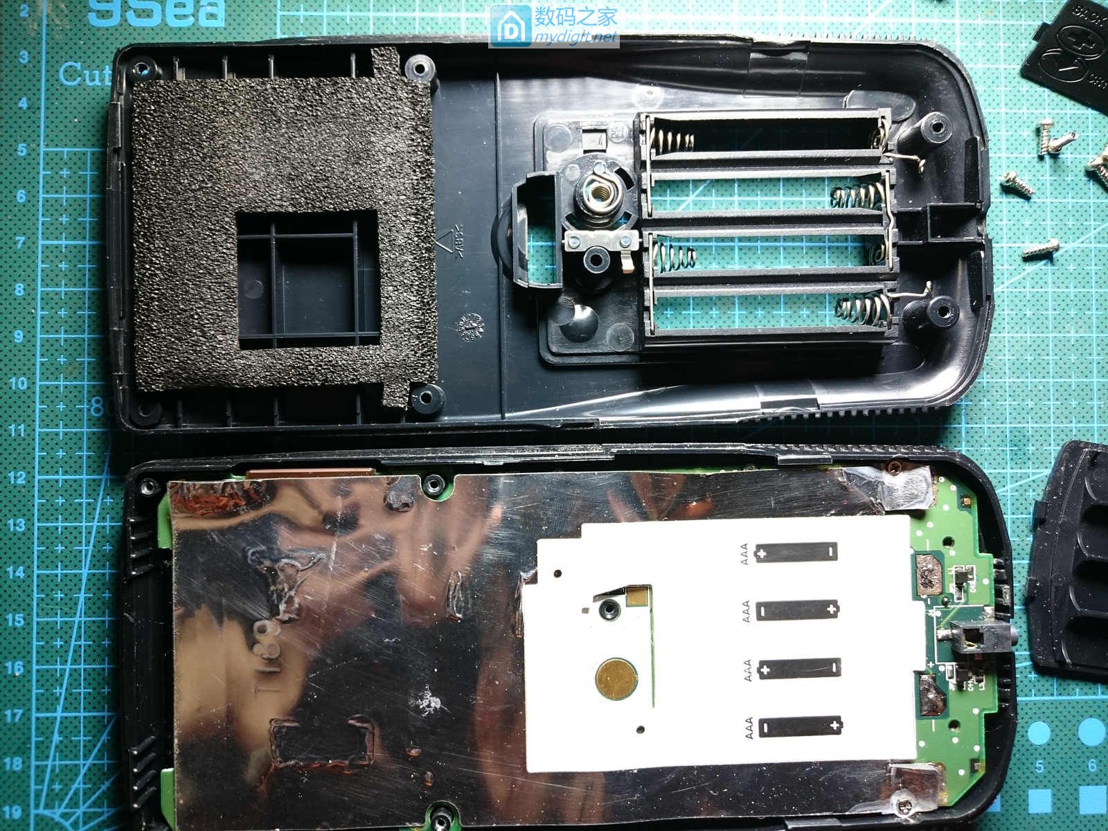 技术大佬秀操作！德州仪器TI-89图形计算器拆机维修及CPU超频