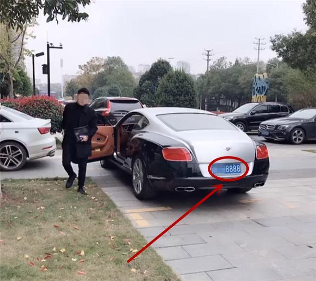 丰田埃尔法最牛车牌,街头顶级豪车布加迪