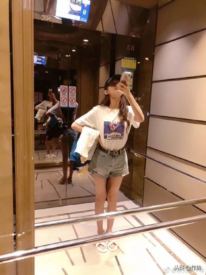 她大概是女明星中最成功的“美妆博主”