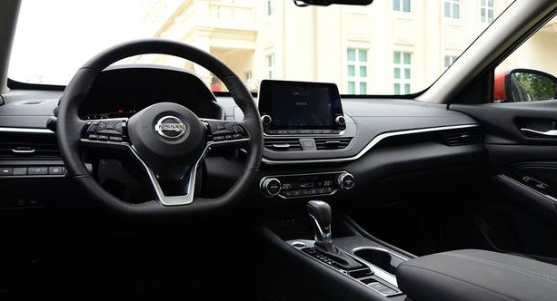 日产天籁2.0l动态试驾视频,天籁2.0l悦享版满载动力够用吗