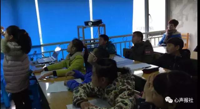 温暖一双手四年级作文,一双温暖的手作文600字