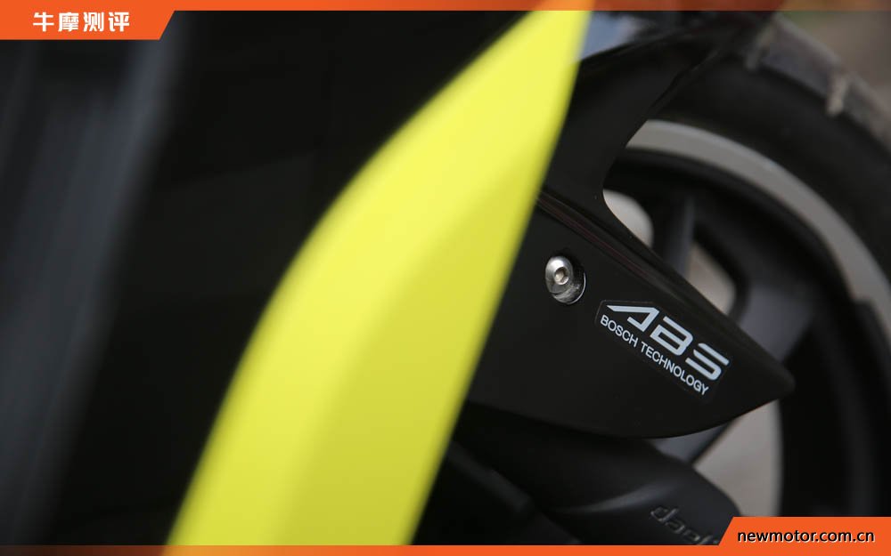 油箱17升续航可达400公里,最佳国产踏板摩旅车