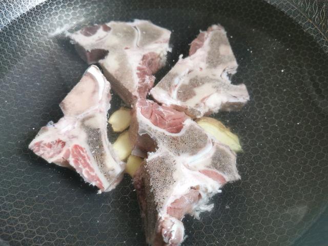 哪种猪骨煲汤祛湿比较好,煲汤用猪的什么骨比较好